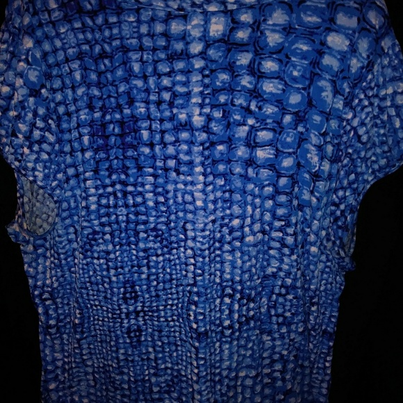 Shirt - Picture 2 of 3